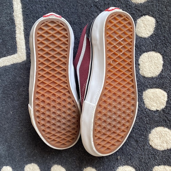 Like new Vans Old Skool shoes!!! - Picture 4 of 5